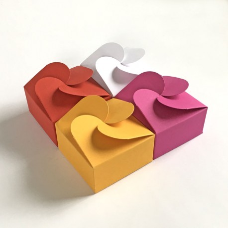 Geschenkschachtel F4 mit Rosettenverschluß, 4 Stück, rot, weiss, gelb, pink, 7x7x3,5 cm